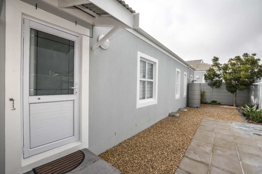 To Let 3 Bedroom Property for Rent in Sunningdale Western Cape